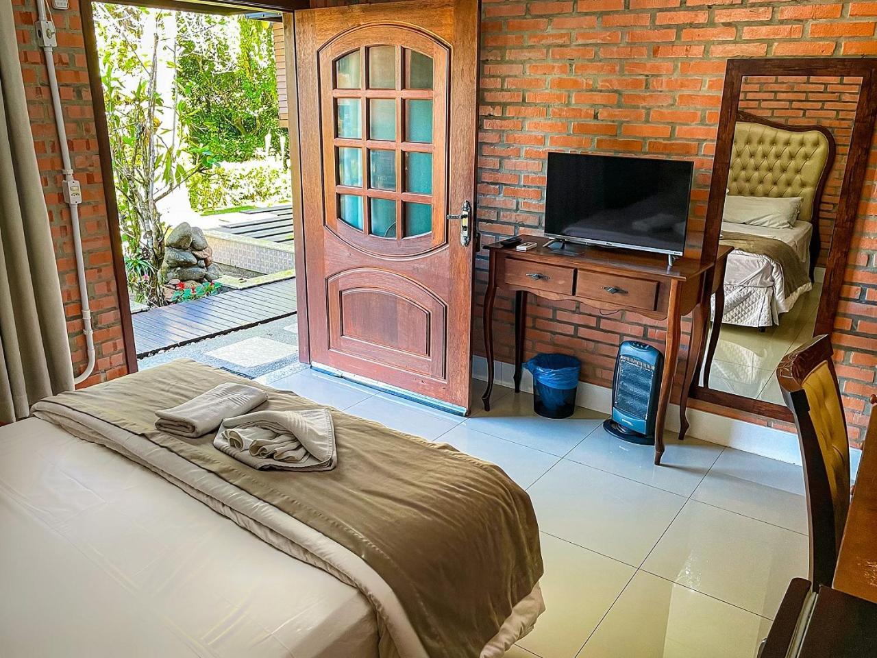 Casa Branca Pousada โปเมโรเจ ภายนอก รูปภาพ
